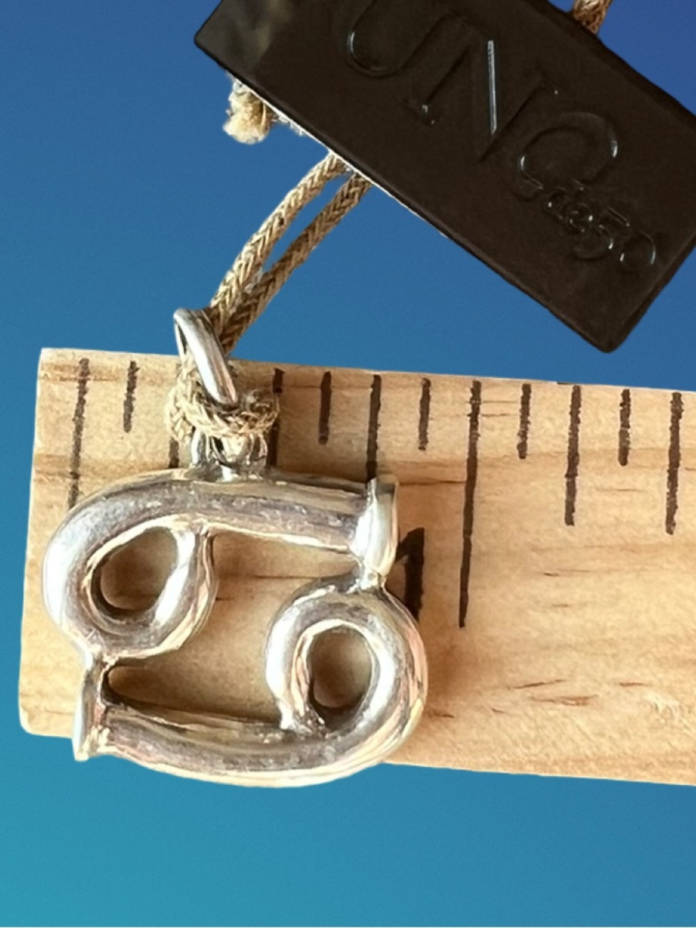 Silver-plated Cancer Zodiac Charm by UNO de 50 - Picture 3 of 4